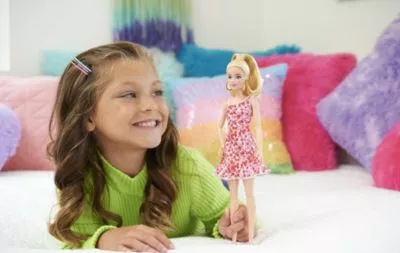 Barbie Fashionistas-Puppe Mit Blondem Pferdeschwanz Und Blumenkleid 4 Barbie Fashionistas-Puppe Mit Blondem Pferdeschwanz Und Blumenkleid – Bild 2