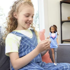 Barbie Fashionistas Puppe Mit Beinprothese -Barbie Verkaufsladen 65099bbca2a49a01cbc6704724c40afe