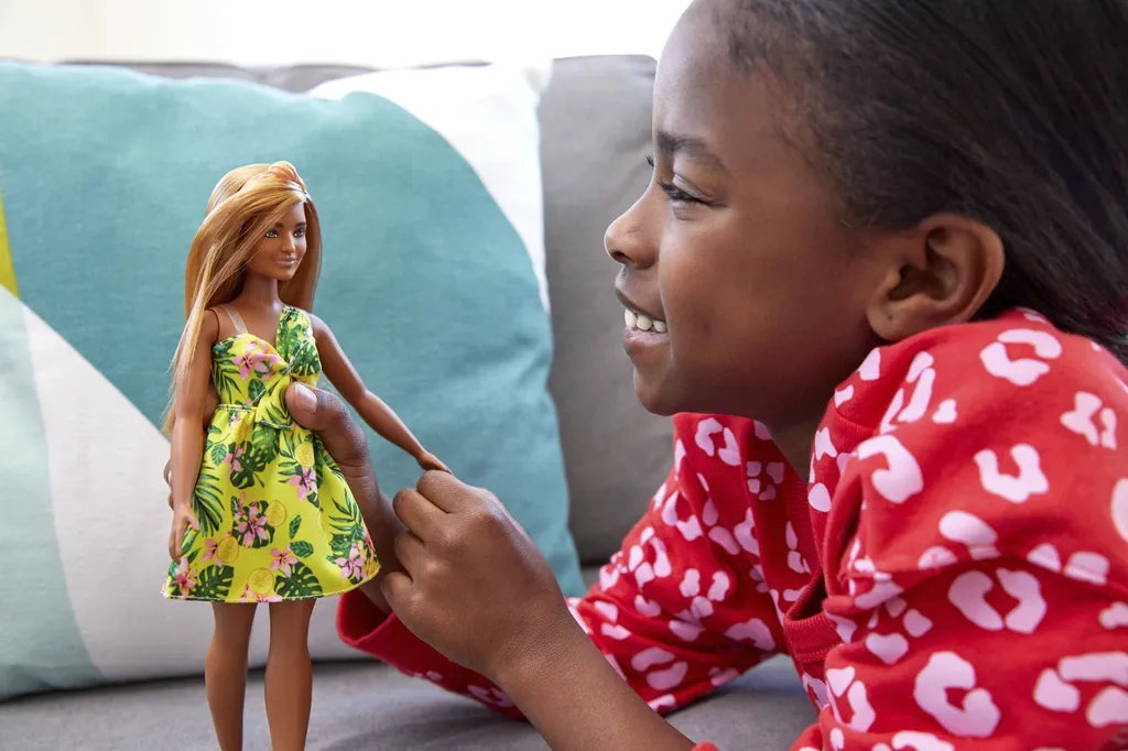 Barbie Fashionistas Puppe Im Hawaii Kleid 6 Barbie Fashionistas Puppe Im Hawaii Kleid – Bild 4