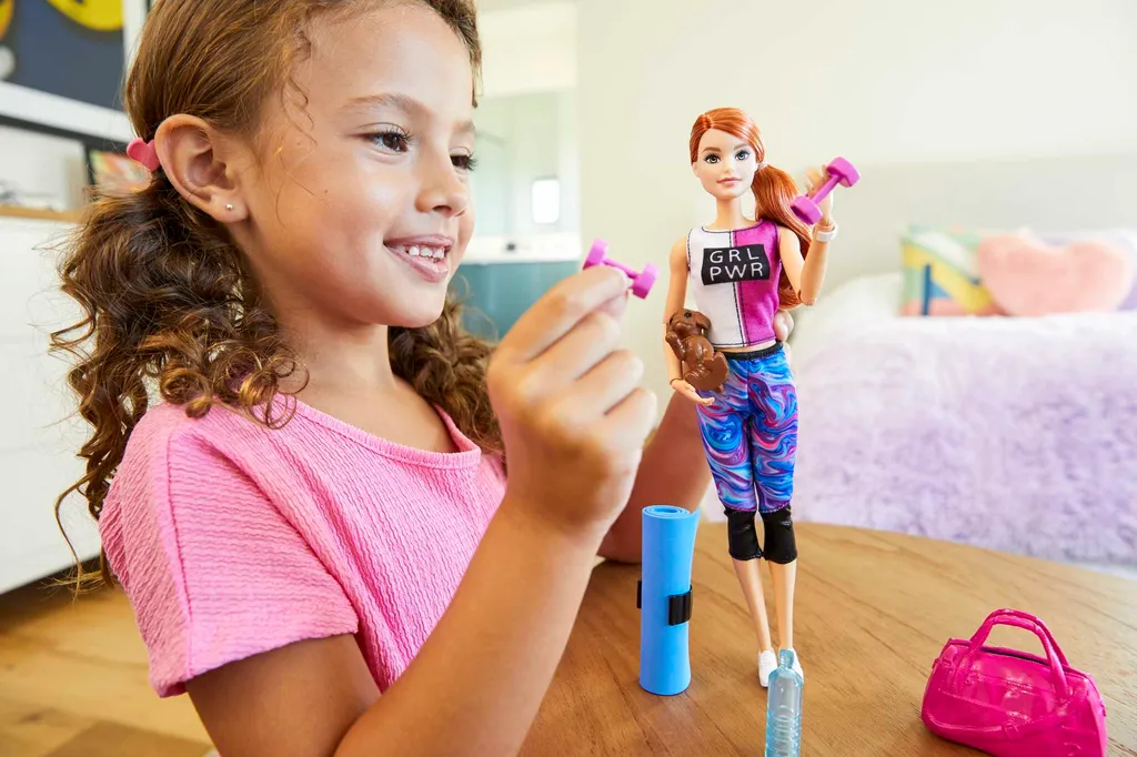 Barbie Wellness Fitness Puppe Und Spielset Mit Hündchen Und 9 Zubehörteilen 4 Barbie Wellness Fitness Puppe Und Spielset Mit Hündchen Und 9 Zubehörteilen – Bild 2