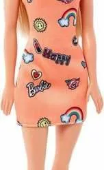 Chic Barbie Im Orangen Kleid Mit Prints